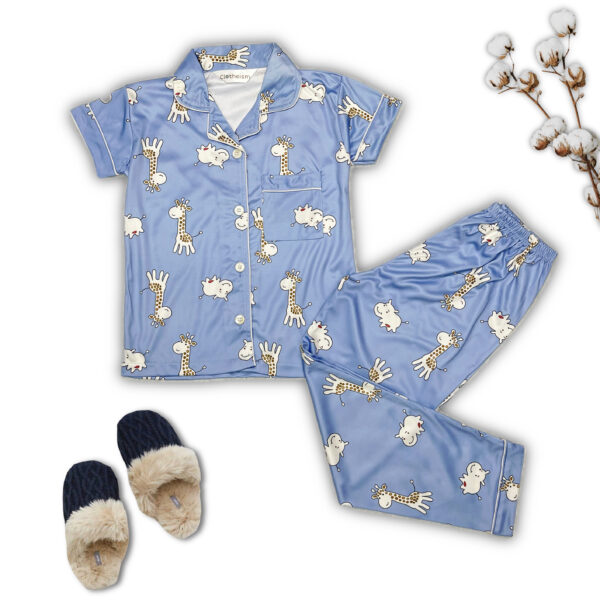 Cute giraffe print pajama set for kids